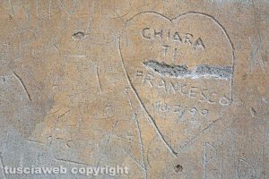 Viterbo - Graffiti e scritte sui muri