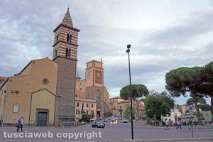 Viterbo - Chiesa degli Almadiani e piazza dei caduti