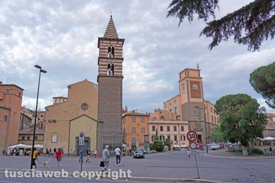 Viterbo - Piazza dei Caduti