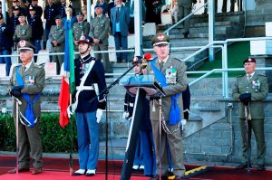 Il cambio al vertice della scuola sottufficiali dell'esercito tra il generale De Col e il generale Addis