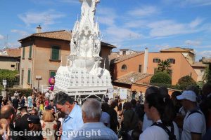 Viterbo - Santa Rosa - Gloria sul sagrato