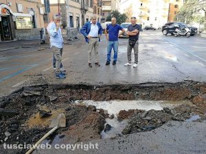 Viterbo - Il sindaco Arena e i tecnici a piazza della Rocca