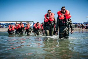 Gli allievi Marescialli dell’Aeronautica Militare si esercitano in mare