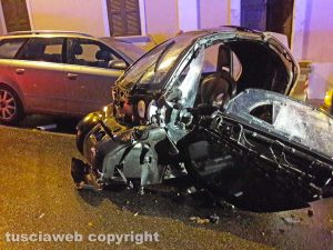 Montefiascone - Scontro tra una minicar e un’auto, una ragazza ferita