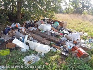 Soriano nel Cimino - Discarica a cielo aperto in località Streppeta