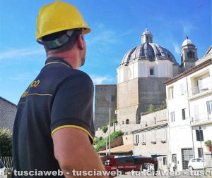 Montefiascone - Drone dei vigili del fuoco sulla cupola di santa Margherita