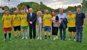 Viterbo - Nuovo manto erboso del campo da calciotto della parrocchia Santa Maria della Grotticella
