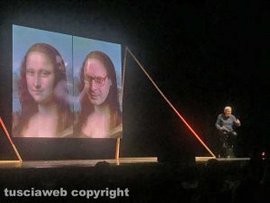 Roma -Teatro Olimpico - Vittorio Sgarbi in scena con Leonardo