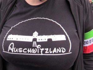 Forza Nuova - Sospesa la militante che ha indossato la maglietta su Auschwitz
