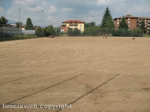 Viterbo - Il campo di calcio in terra battuta del Pilastro