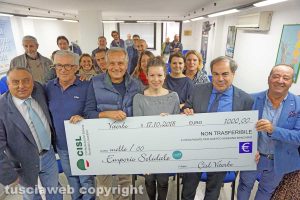 Viterbo - La Cisl dona mille euro all'Emporio solidale