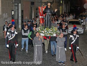 Viterbo - San Francesco in processione per le vie del centro storico
