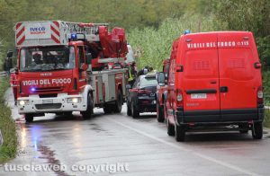 Carabinieri e vigili del fuoco (Immagine di repertorio)