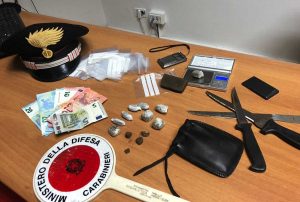 Ladispoli - Il materiale sequestrato dai carabinieri