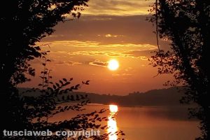 Ronciglione - L'alba sul lago di Vico