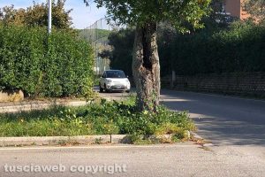 Viterbo - L'incrocio di via Ticino ripulito