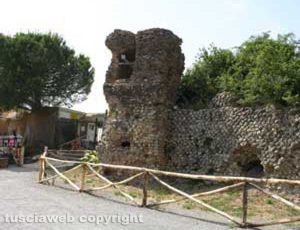 Viterbo - Terme - Le masse di San Sisto