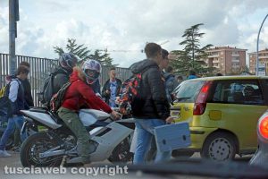 Viterbo - Studenti all'uscita di scuola
