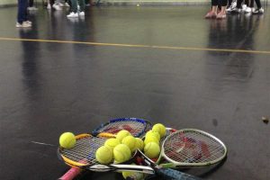 Sport - Gli studenti del Pellegrini a lezione di tennis