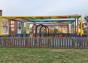 I giochi all'aperto del Nido a colori coperti