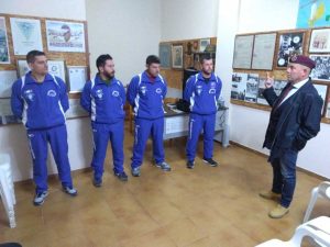 Da sinistra i tre allievi con l'istruttore Tonicchi e il presidente Ciurluini