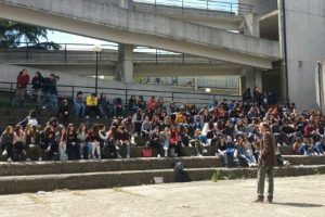 Montefiascone - Luciano Dottarelli con gli studenti del Dalla Chiesa