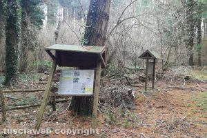 Viterbo - Il cartello "Parco didattico e naturalistico dei Monti Cimini"