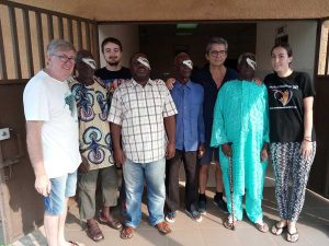 Volontari dell'associazione in una missione sanitaria