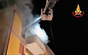 Porto Torres - L'incendio nella palazzina
