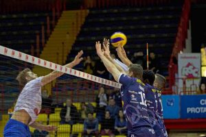 Sport - Pallavolo - Tuscania volley - Un muro