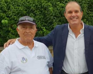Montalto - Il nonno vigile Salvatore insieme al sindaco Sergio Caci