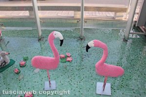 Viterbo - La mostra di Yarn bombing