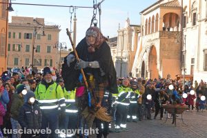 Tarquinia - La Befana in piazza Giacomo Matteotti