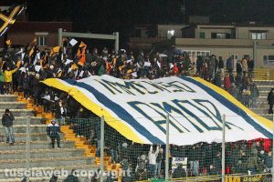 Sport - Calcio - Viterbese - La curva gialloblù