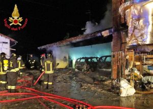 Trivignano Udinese- L'incendio dell'autorimessa