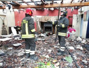 Viterbo - Capanno degli attrezzi in fiamme