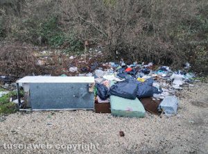 Viterbo - Discarica a cielo aperto in strada Montefogliano