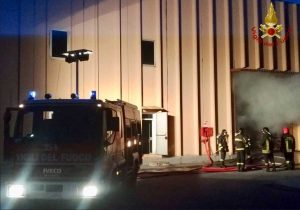 Pomezia - L'intervento dei vigili del fuoco