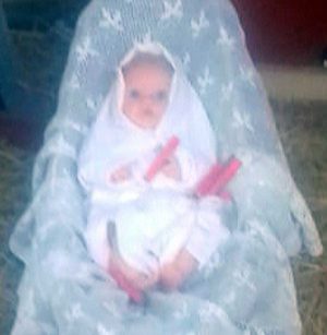 Bagnaia - La statua di Gesù Bambino con i petardi