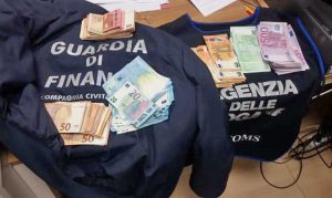Civitavecchia - I soldi intercettati alla dogana