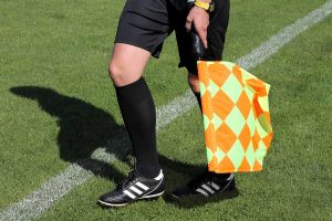 Sport - Calcio - Un guardalinee - Foto d'archivio
