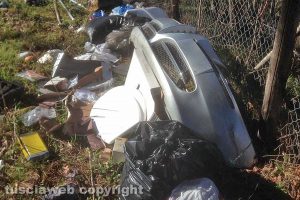 Viterbo - Discarica a cielo aperto in viale Francesco Baracca