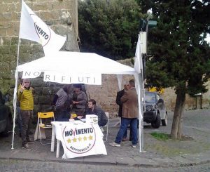 Tuscania - Un gazebo del movimento cinque stelle