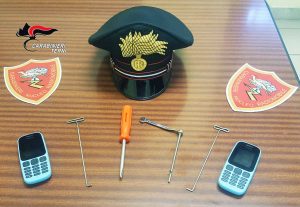 Terni - Tentato furto - Il materiale sequestrato dai carabinieri
