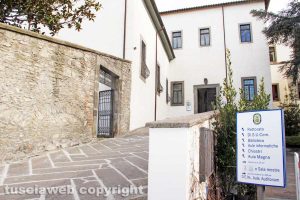 Viterbo - L'ingresso del rettorato dell'Unitus