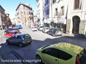 Viterbo - Parcheggio selvaggio nel centro storico