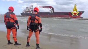 Bari - L'intervento dei vigili del fuoco