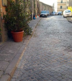 La ripavimentazione di via Sant'Andrea