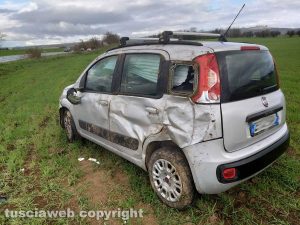 Viterbo - La Panda che si era ribaltata sulla Commenda