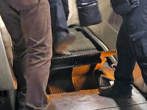 Roma - La scala mobile rotta a Barberini